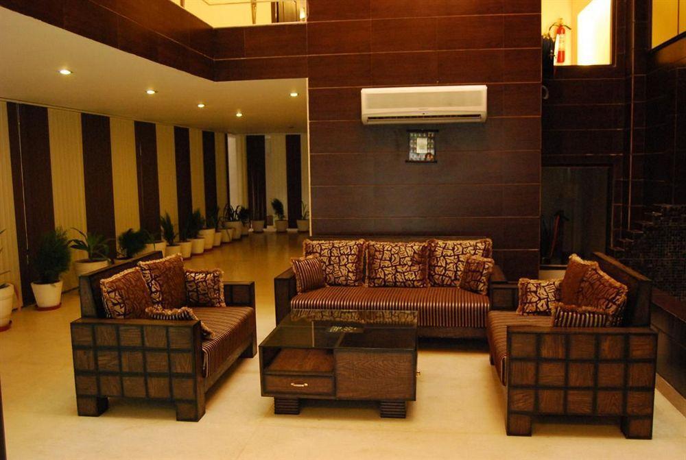 Hotel New Walnut Castle Paharganj İç mekan fotoğraf